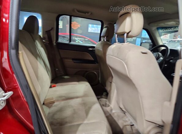 1C4NJPBBXGD561593 2016 JEEP PATRIOT Red Vista del compartimento del motor