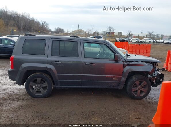 1C4NJRBB4HD159419 2017 JEEP PATRIOT Gray Вид задньої частини салону