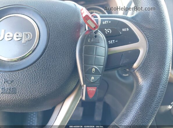 1C4PJLAB0GW274402 2016 JEEP CHEROKEE Black Dashboard view