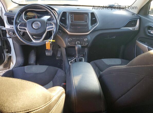 1C4PJLAB7HW613965 2017 JEEP CHEROKEE White Widok deski rozdzielczej