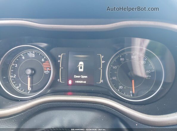 1C4PJLCB3HW522771 2017 JEEP CHEROKEE Silver Vista de los asientos traseros