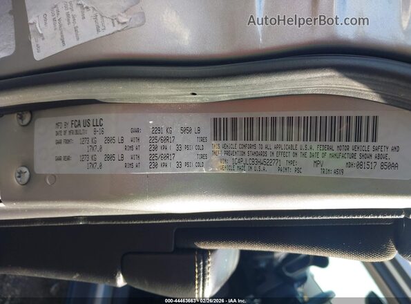1C4PJLCB3HW522771 2017 JEEP CHEROKEE Silver Vista del compartimento del motor