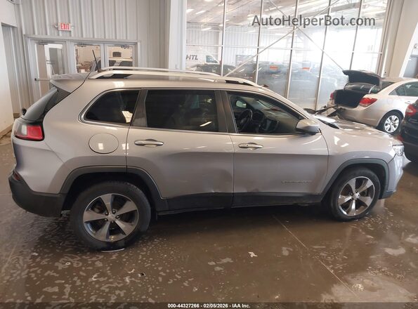 1C4PJLDB5KD111793 2019 JEEP CHEROKEE Gray Widok wnętrza z tyłu