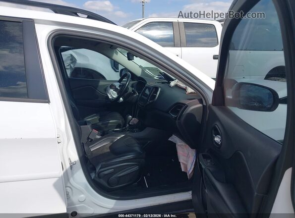 1C4PJLLB0MD174045 2021 JEEP CHEROKEE White Front interior view