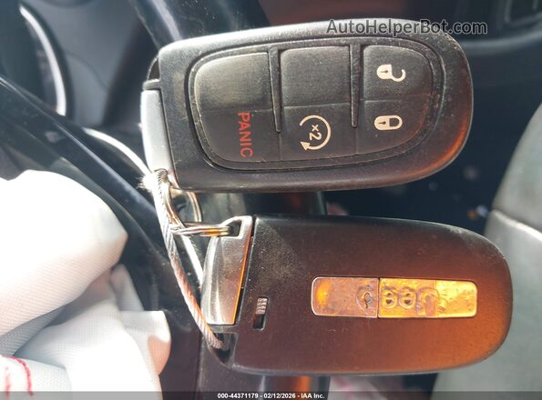 1C4PJLLB0MD174045 2021 JEEP CHEROKEE White Dashboard view