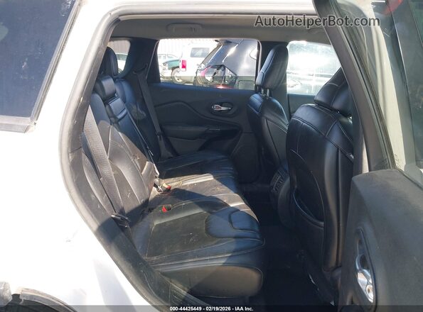 1C4PJLLB8KD369971 2019 JEEP CHEROKEE White VIN կոդի պիտակի տեսք