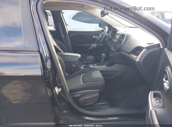 1C4PJMAS9HD228327 2017 JEEP CHEROKEE Black Front interior view