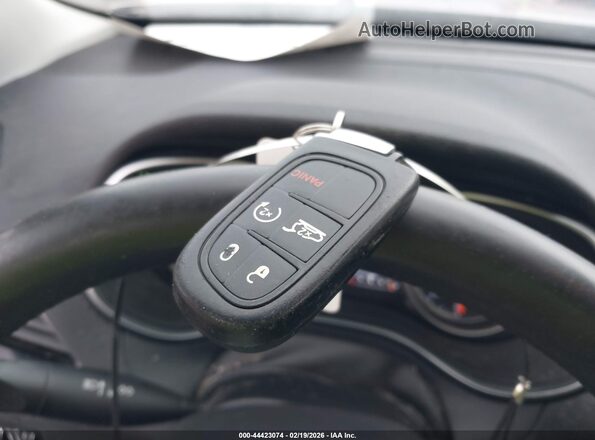 1C4PJMDN8KD208938 2019 JEEP CHEROKEE Silver 