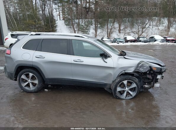 1C4PJMDX1KD355491 2019 JEEP CHEROKEE Silver Widok wnętrza z tyłu