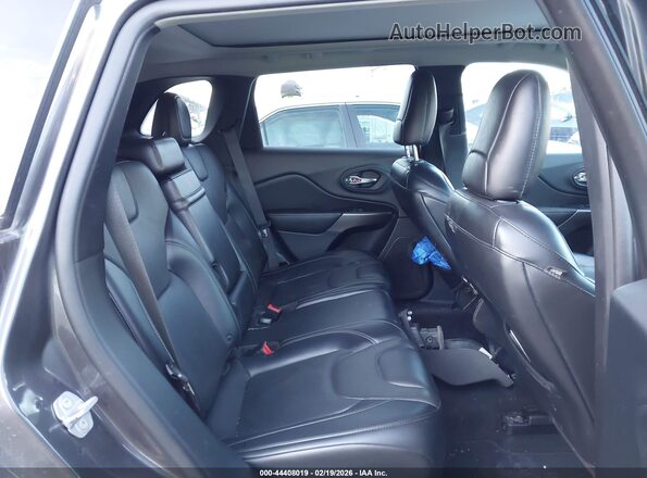 1C4PJMDX8KD257638 2019 JEEP CHEROKEE Gray Widok naklejki z numerem VIN