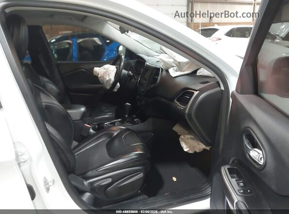 1C4PJMLB8KD438096 2019 JEEP CHEROKEE White Widok wnętrza z przodu