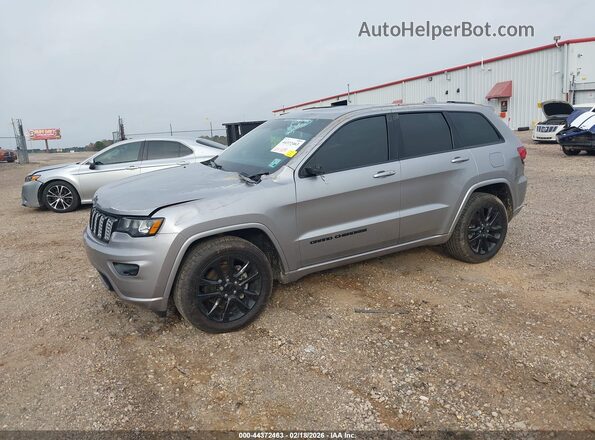 1C4RJEAG4HC869031 2017 JEEP GRAND CHEROKEE Silver Առջևի ձախ երեք քառորդ տեսարան