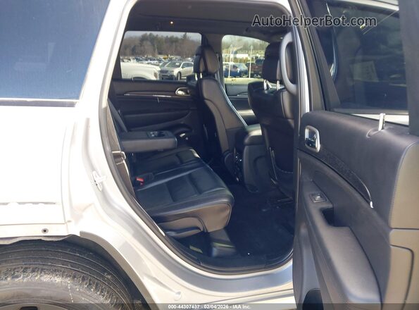 1C4RJFCT8JC403074 2018 JEEP GRAND CHEROKEE Серебряный Вид наклейки с VIN-кодом