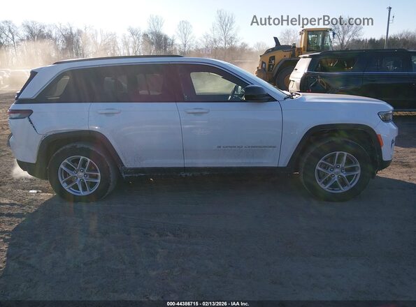 1C4RJHAG3SC281677 2025 JEEP GRAND CHEROKEE White Rear interior view