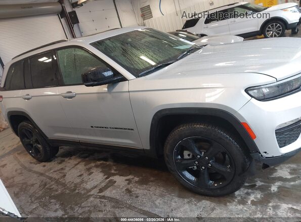 1C4RJHBG5SC346253 2025 JEEP GRAND CHEROKEE Серебряный Вид задней части салона