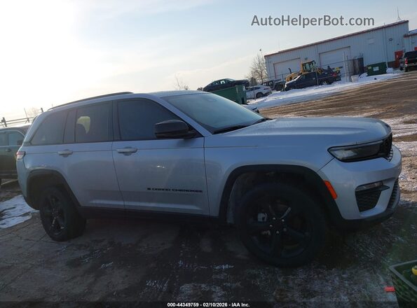 1C4RJHBG9RC171841 2024 JEEP GRAND CHEROKEE Silver Вид задньої частини салону