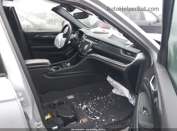 1C4RJKAG7M8201199 2021 JEEP GRAND CHEROKEE L Серебряный Вид салона спереди