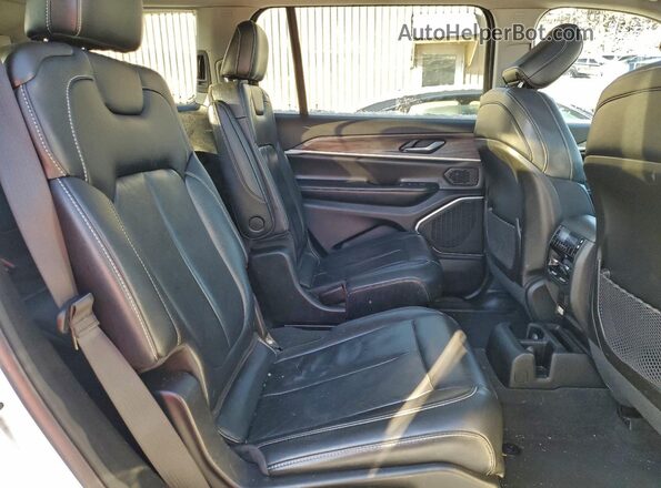 1C4RJKBG3N8608114 2022 JEEP GRAND White Rear interior view