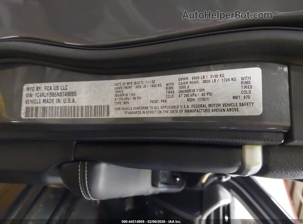 1C4RJYB65N8749065 2022 JEEP GRAND CHEROKEE 4XE Gray Вид підкапотного простору