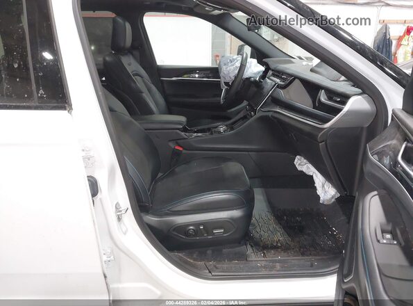1C4RJYC65P8807631 2023 JEEP GRAND CHEROKEE 4XE White წინა სალონის ხედი