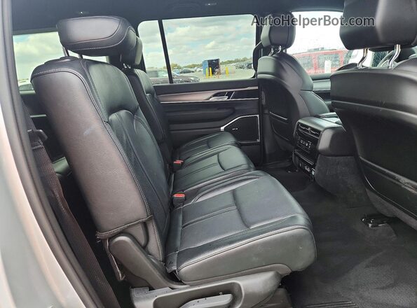 1C4SJSBP2SS527329 2025 JEEP WAGONEER Silver Vista interior trasera
