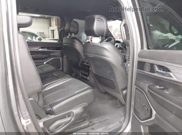 1C4SJSBP9PS542577 2023 JEEP WAGONEER L Gray VIN კოდის სტიკერის ხედი