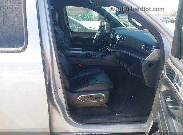1C4SJSDPXPS540740 2023 JEEP WAGONEER L Silver Front interior view