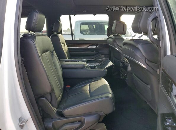 1C4SJVEJ9PS511404 2023 JEEP GRAND White Widok wnętrza z tyłu