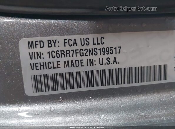 1C6RR7FG2NS199517 2022 RAM 1500 CLASSIC Silver Widok komory silnika