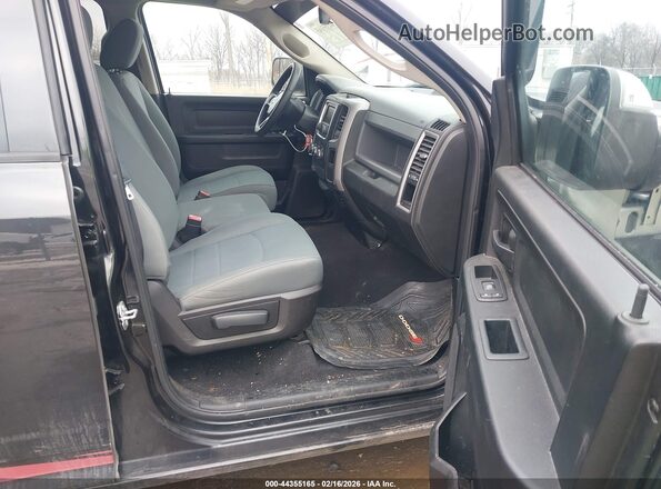 1C6RR7FT4HS509782 2017 RAM 1500 Black Front interior view