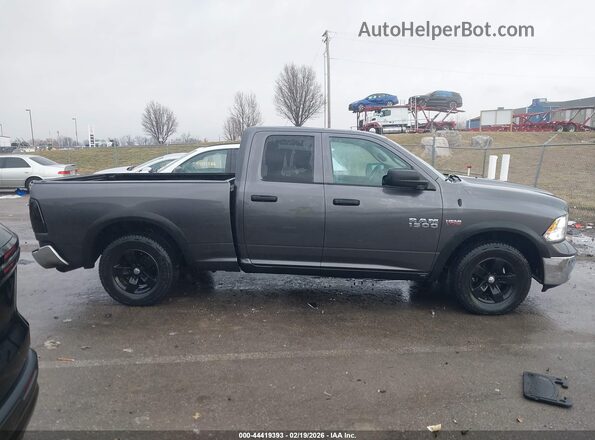 1C6RR7FT6HS734883 2017 RAM 1500 Gray Vista interior trasera