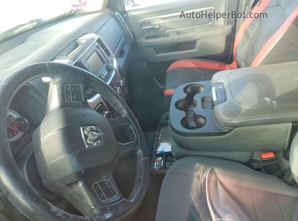 1C6RR7TM3GS122202 2016 RAM 1500 Black Vista del salpicadero