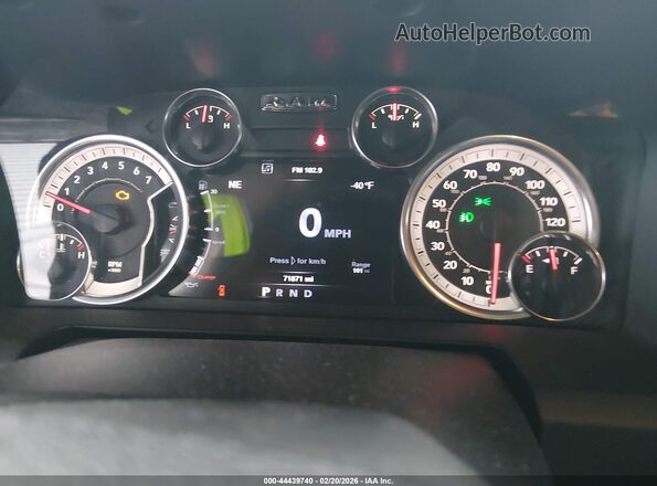 1C6RR7TT0GS310537 2016 RAM 1500 Black Widok tylnych siedzeń