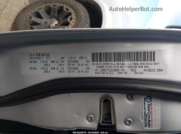 1C6RR7VT5JS109494 2018 RAM 1500 Gray Շարժիչի բաժամունքի տեսք