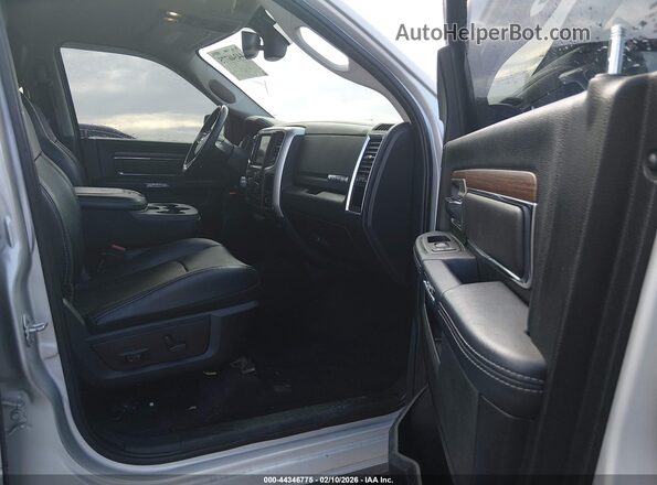 1C6RR7VT5JS109494 2018 RAM 1500 Gray Սալոնի դիմացի տեսք