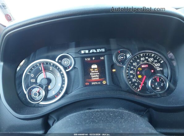 1C6RREFM4MN821560 2021 RAM 1500 Серый Вид задних сидений