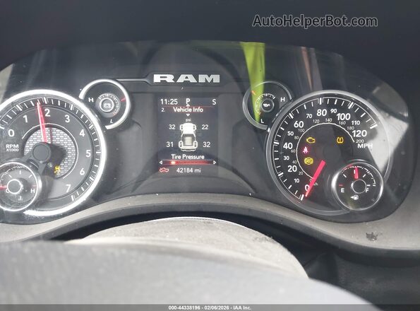 1C6RRFBG8RN197128 2024 RAM 1500 Black უკანა სავარძლების ხედი
