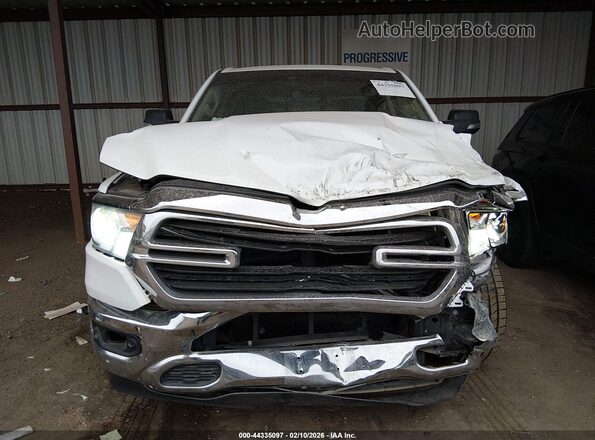 1C6SRFBTXKN602541 2019 RAM 1500 White Widok zestawu wskaźników