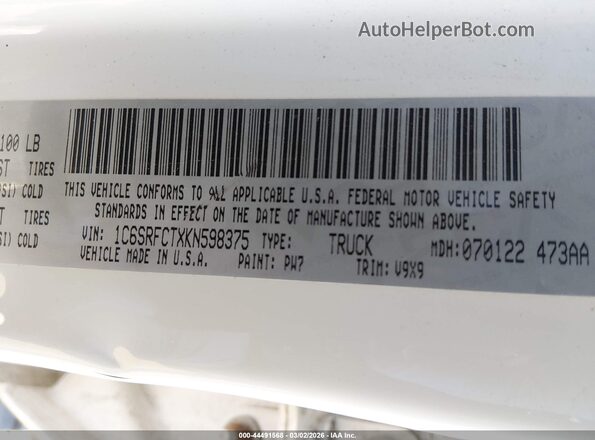 1C6SRFCTXKN598375 2019 RAM 1500 White Vista del compartimento del motor