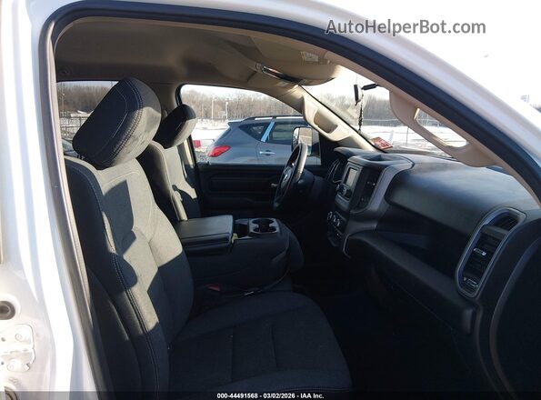 1C6SRFCTXKN598375 2019 RAM 1500 White Vista interior delantera