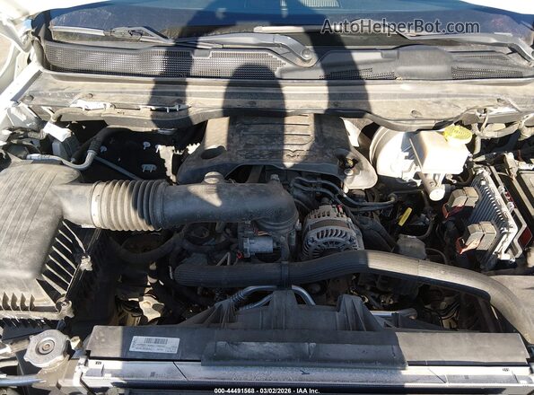 1C6SRFCTXKN598375 2019 RAM 1500 White Vista trasera