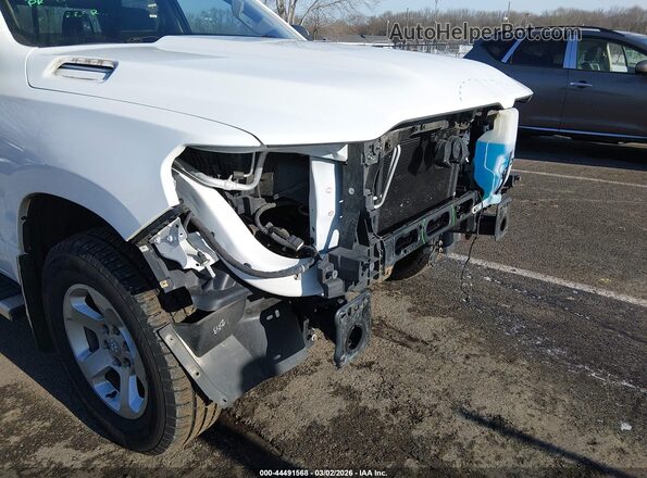 1C6SRFCTXKN598375 2019 RAM 1500 White 