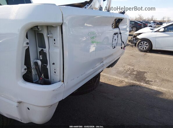 1C6SRFCTXKN598375 2019 RAM 1500 White 