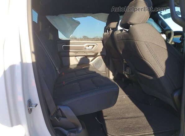 1C6SRFFP8TN154587 2026 RAM 1500 White Widok tylnych siedzeń
