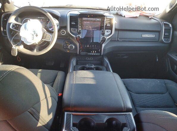 1C6SRFFP8TN154587 2026 RAM 1500 White Widok deski rozdzielczej
