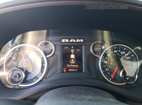 1C6SRFFT0KN575232 2019 RAM 1500 Gray Вид щитка приладів