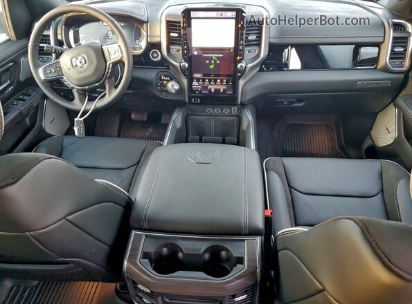 1C6SRFJT2TN237789 2026 RAM 1500 Черный Вид панели приборов