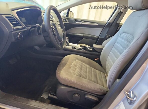 1FA6P0G77G5118056 2016 FORD FUSION Серебряный Вид салона спереди