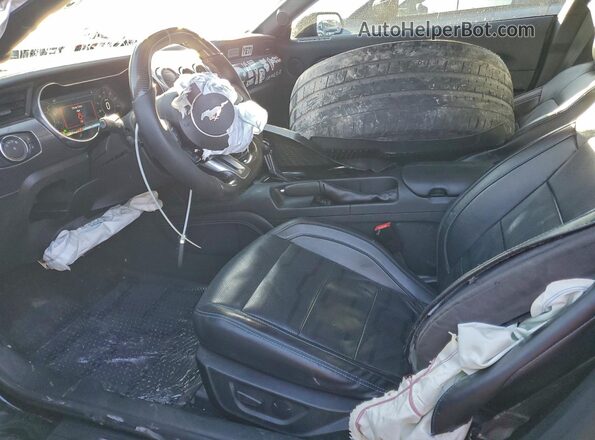 1FA6P8CFXN5135622 2022 FORD MUSTANG Черный Вид салона спереди