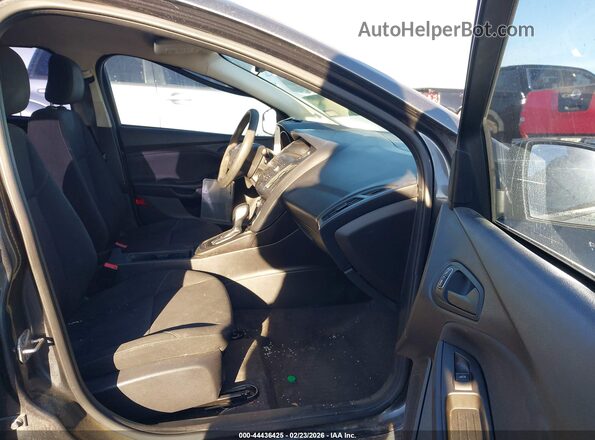 1FADP3E2XJL286891 2018 FORD FOCUS Gray Front interior view